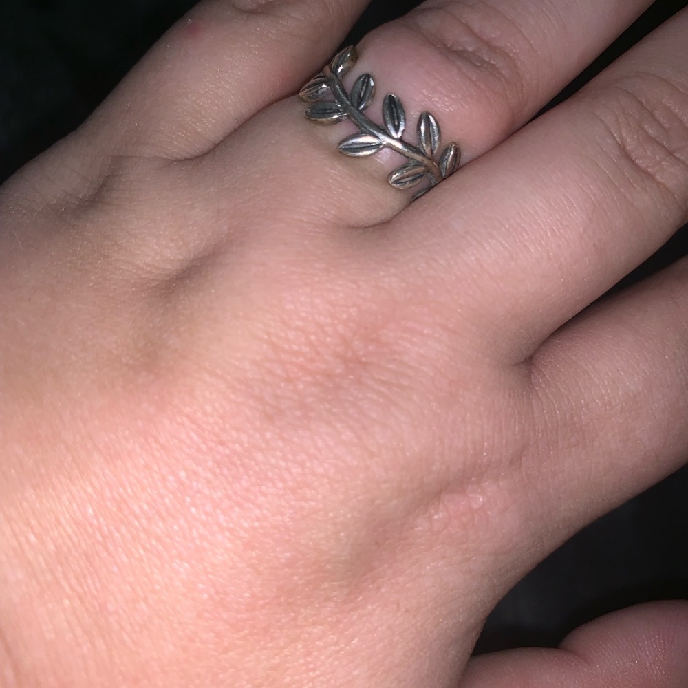 🆕Pandora Laurel Wreath Ring